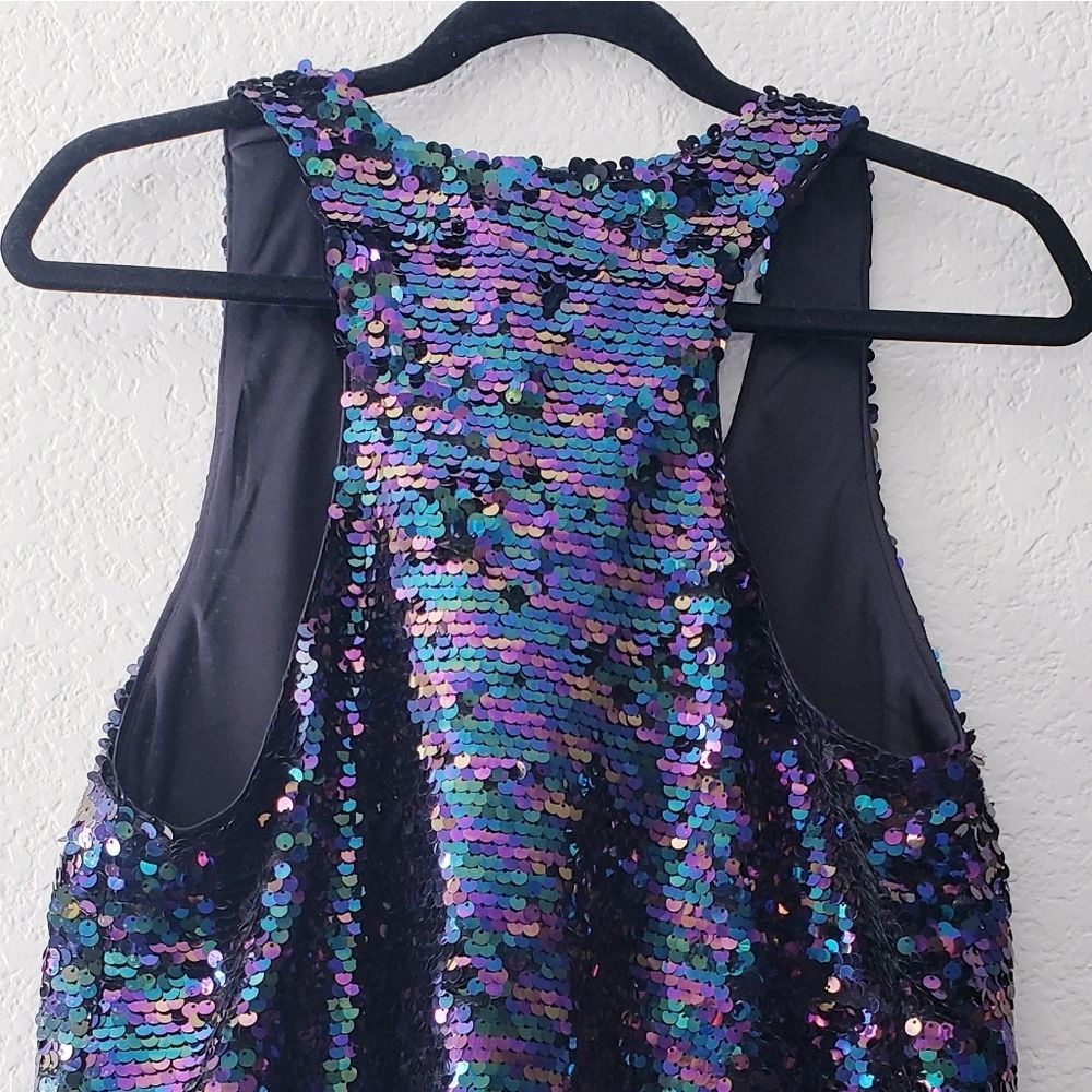 💥SOLD💥Guess Sleeveless Sequin Racerback Tank Top - Picture 6 of 11